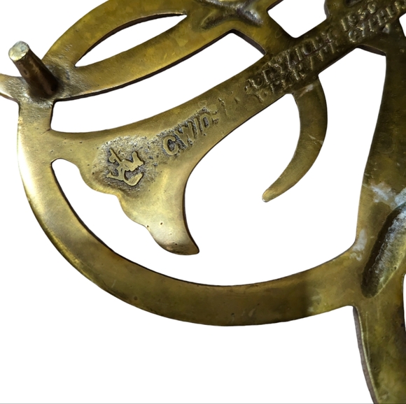 Williamsburg 1950s Queen Ann Monogram Brass Cyphor Hot Plate Trivet Brass - Picture 6 of 9